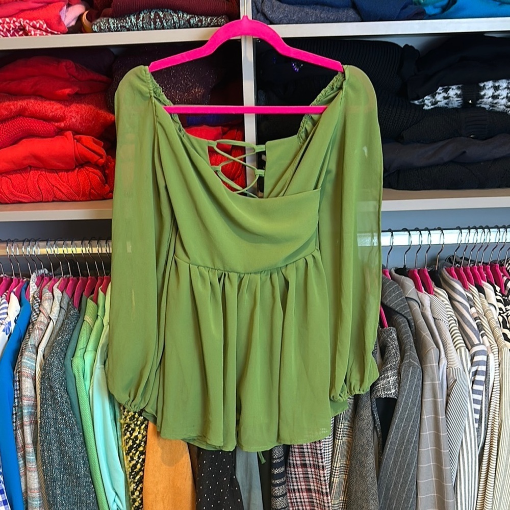 Unbranded green long slited sleeve lace back v neck lined romper size XS